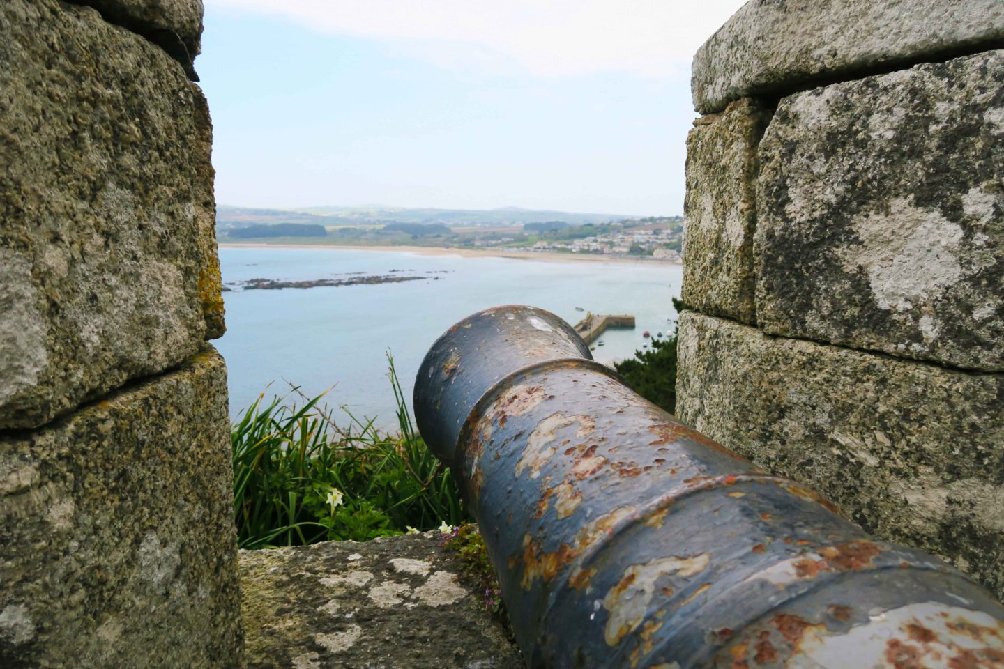 st michaels mount cannon in cornwall