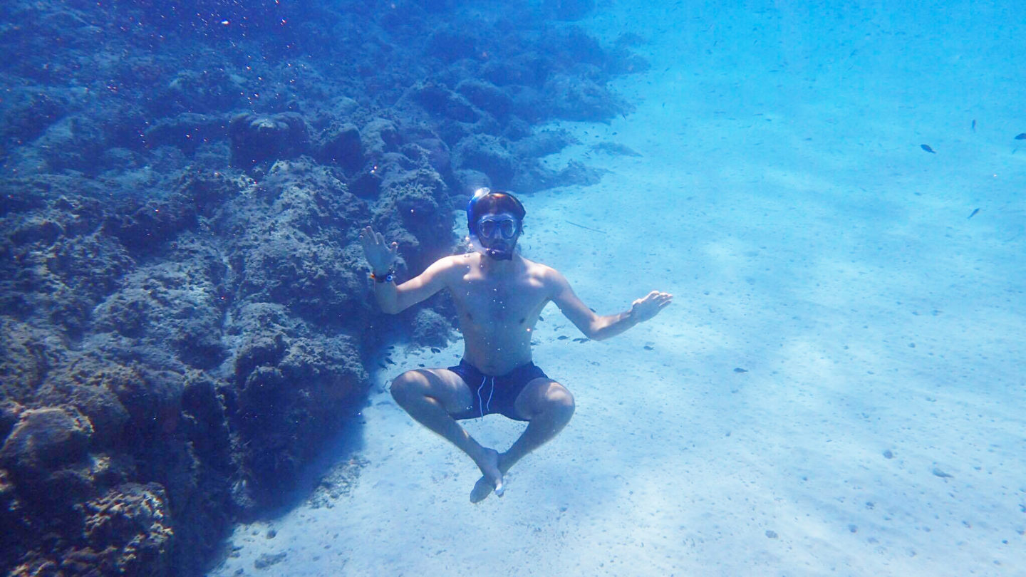 meditating-snorkeller-man-underwater