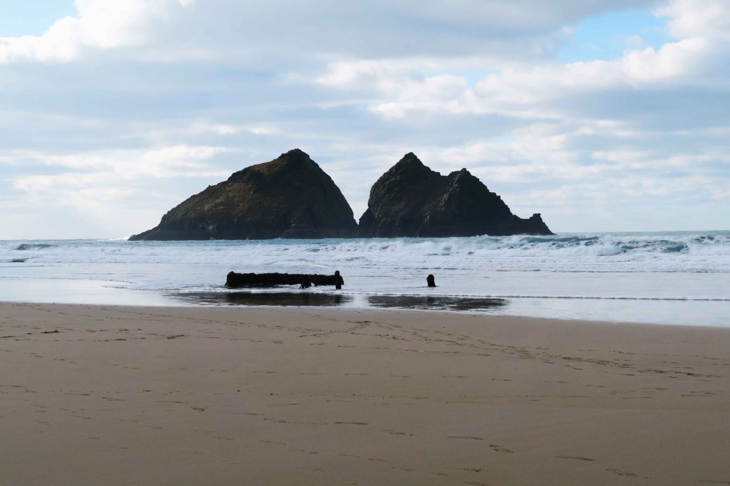 holywell bay rocks owned by the national trust in cornwall
