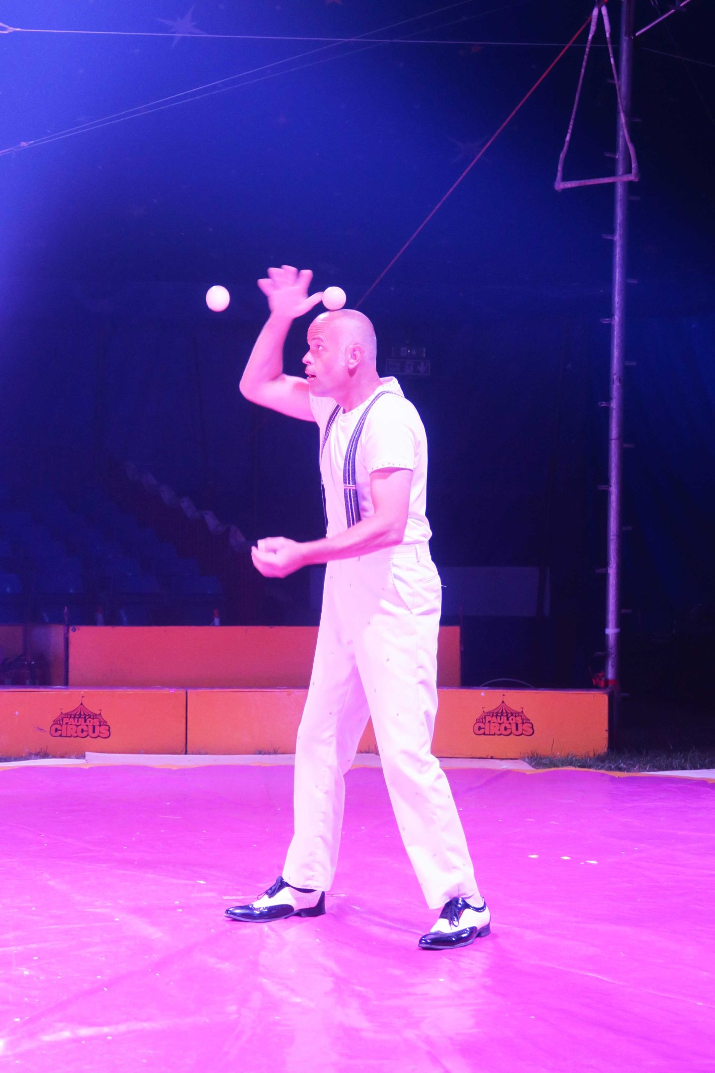 paulos circus juggling