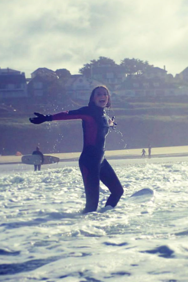 melissa carne surfing at polzeath in cornwall