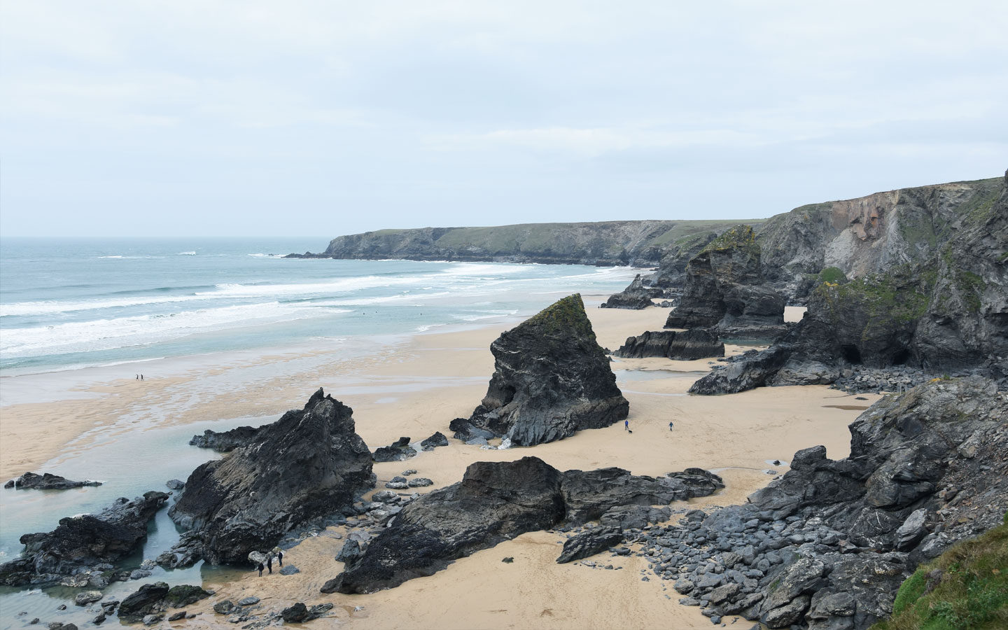 bedruthan stacks on beach near newquay in cornwall